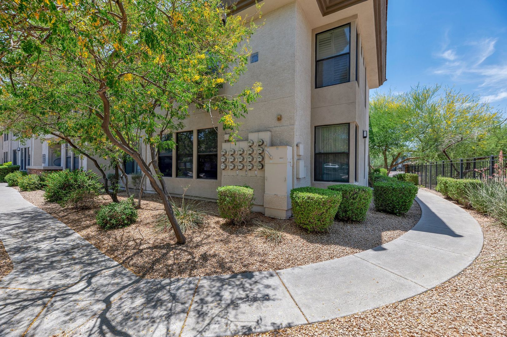 Phoenix Condo: 6900 E Princess Dr., #1193