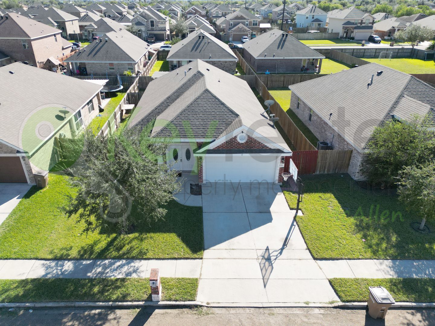 Edinburg House: 1908 Butkus Dr