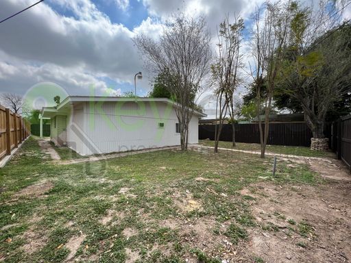 415 N 17th St, Mcallen, TX 78501