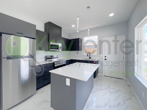 Community, 913 N Woodson Ave, Edinburg, TX 78541