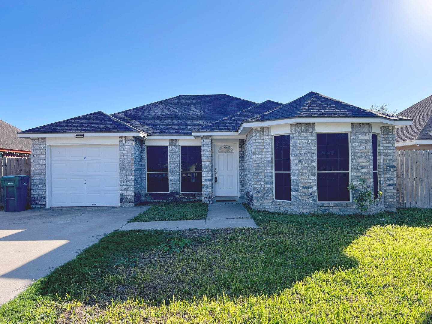 Pharr House: 1204 E Rio Vista Avenue