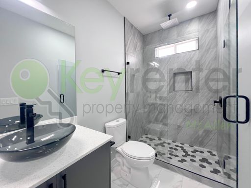 Community, 913 N Woodson Ave, Edinburg, TX 78541