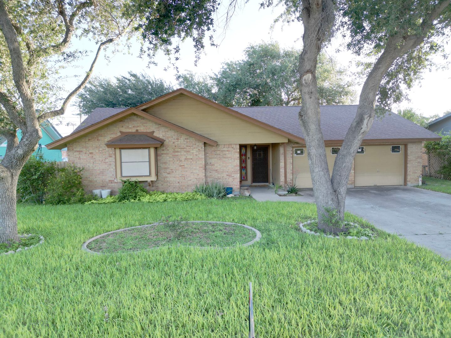 Mcallen House: 2812 Carnation Ave, McAllen