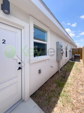 Community, 913 N Woodson Ave, Edinburg, TX 78541