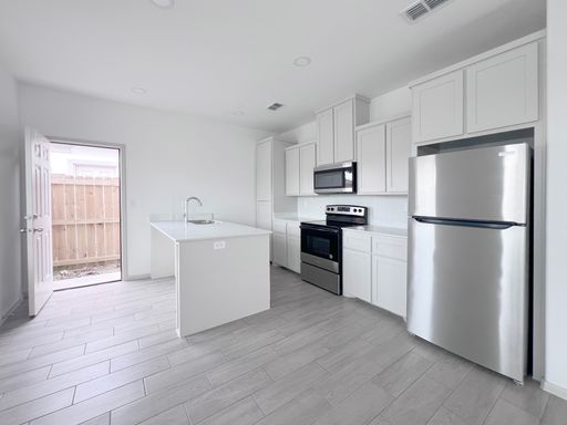 1408 Shavano Dr Unit 4, Edinburg, TX 78541