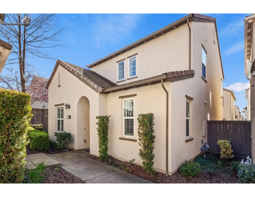 Beautiful 4 BD In Roseville Gated Community – photo 1