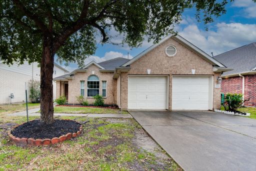 3 Bedroom House – 16014 Hidden Crest, Houston, TX 77049