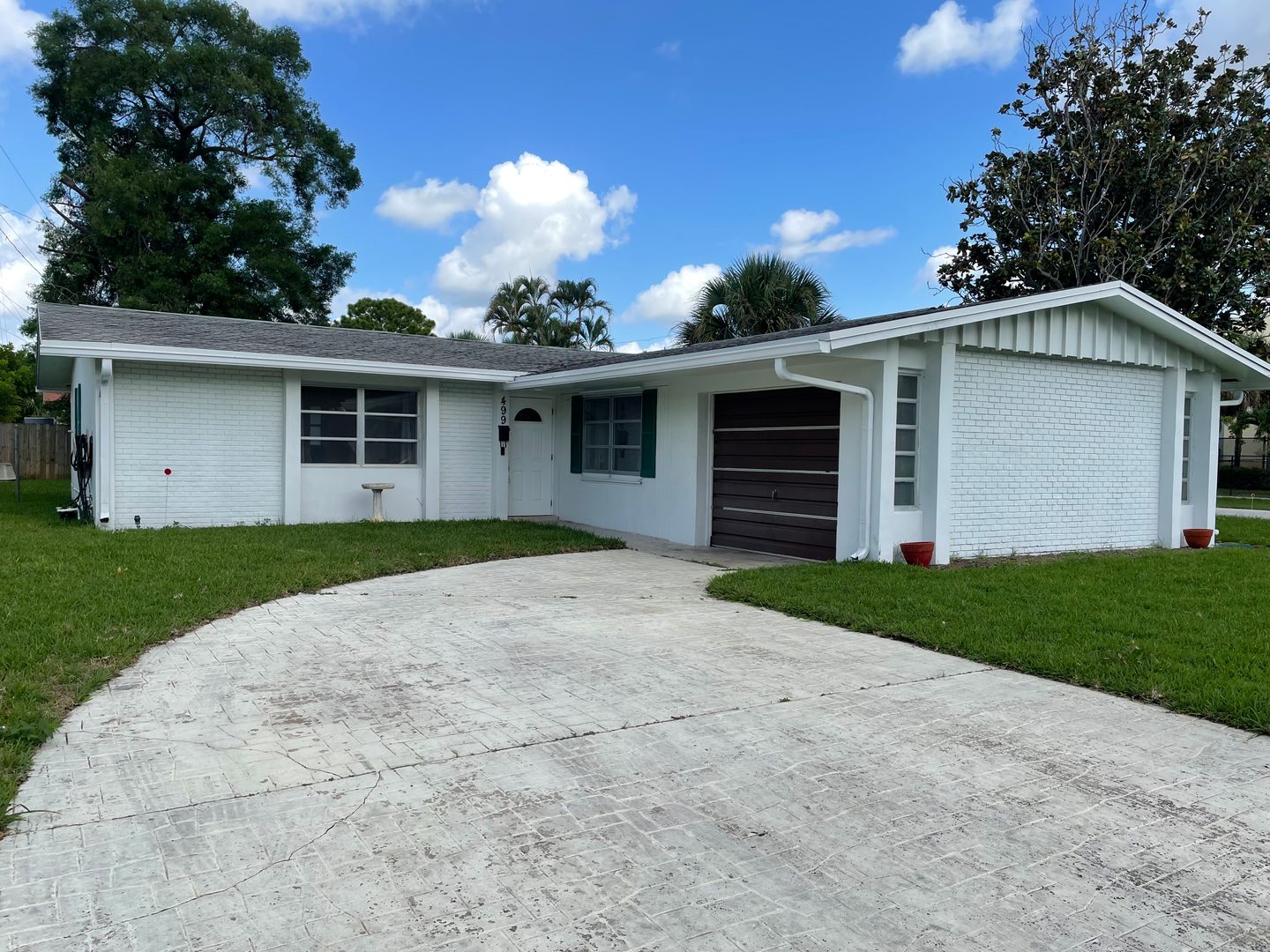 Palm Beach Gardens House: 499 Iris Ave