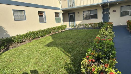 55 + Community KINGS POINT BRITTANY CONDOS 2 bedroom 2.5 Bath. – photo 1