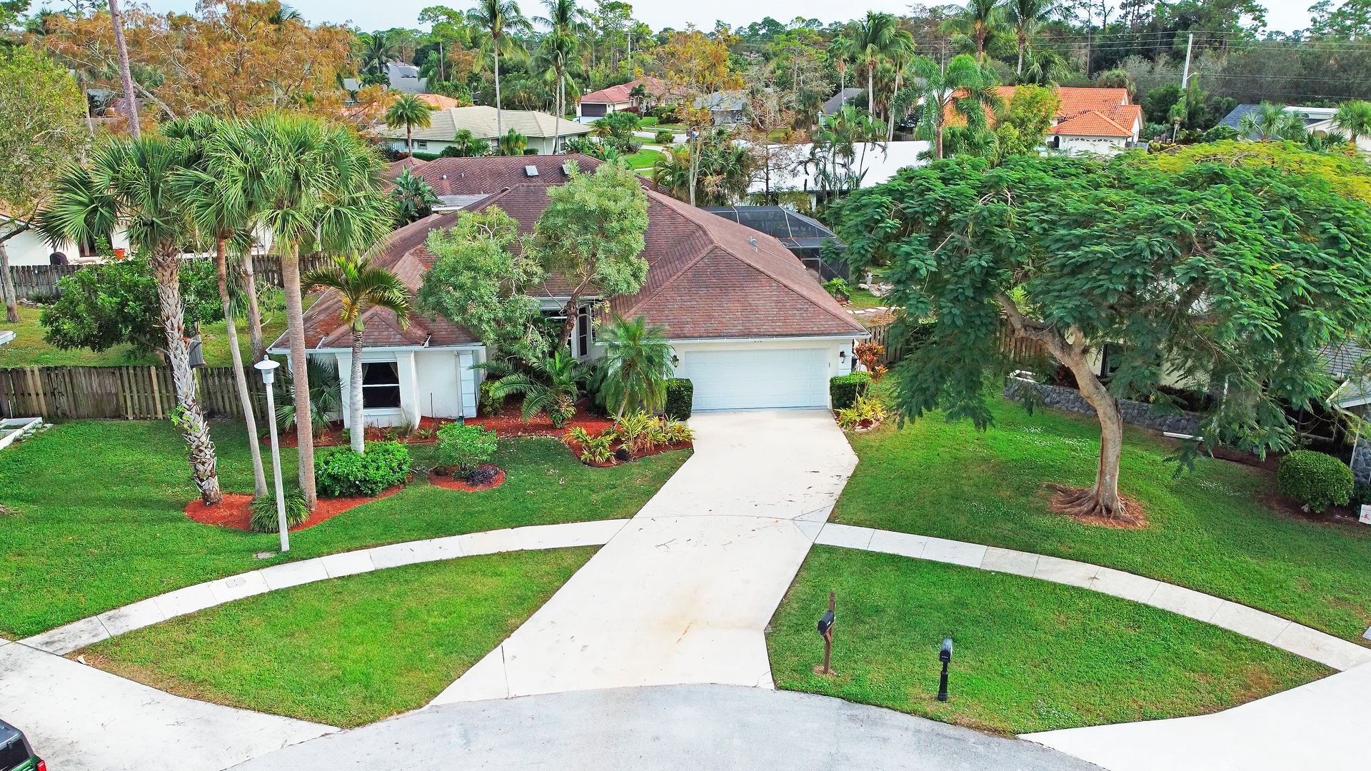 Wellington House: 896 Rose Court
