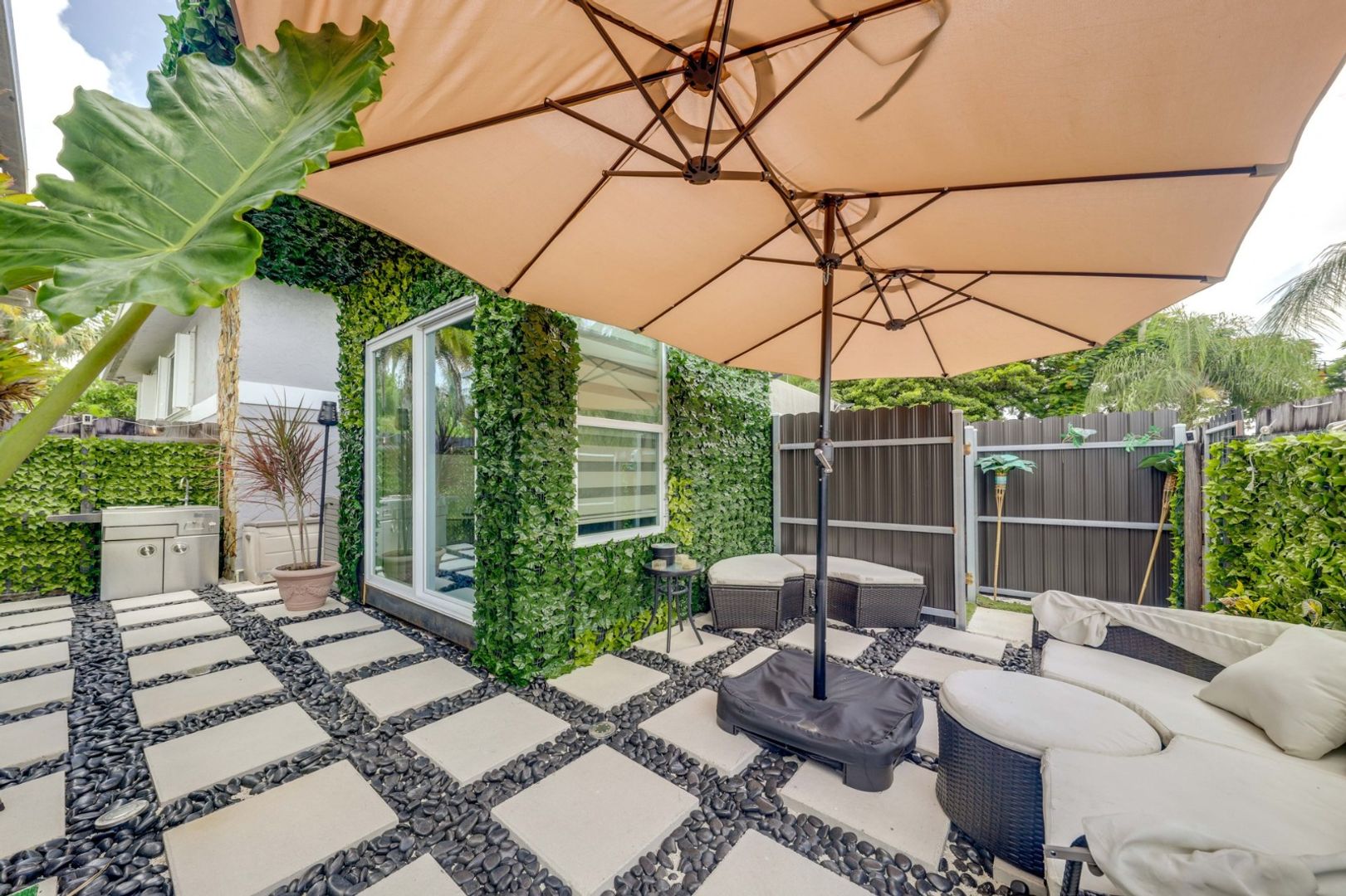 West Park House: 3609 SW 58th Ave