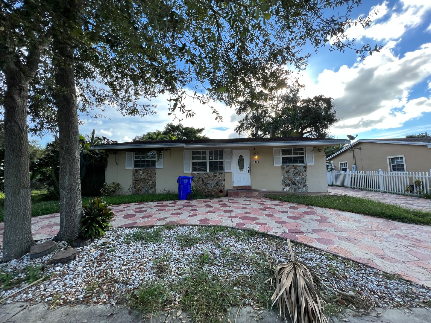 Fort Lauderdale House: 2448 SW 42nd Terrace