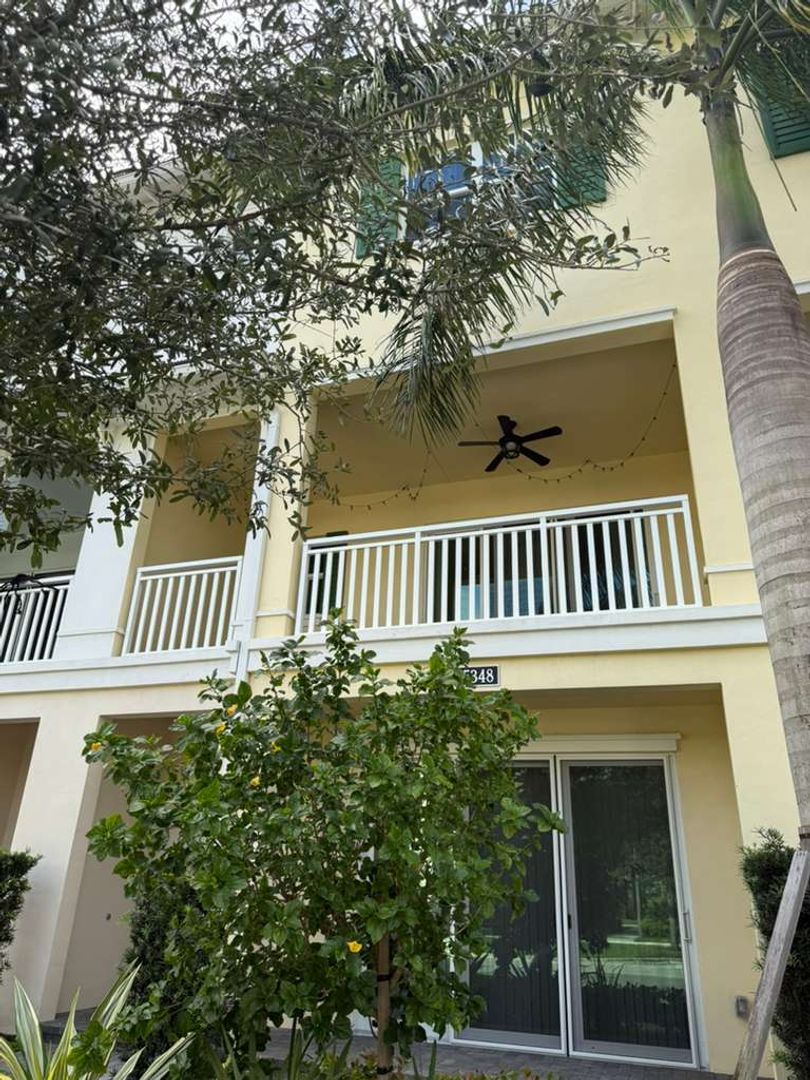 Palm Beach Gardens Townhome: 5348 Sagan Ln