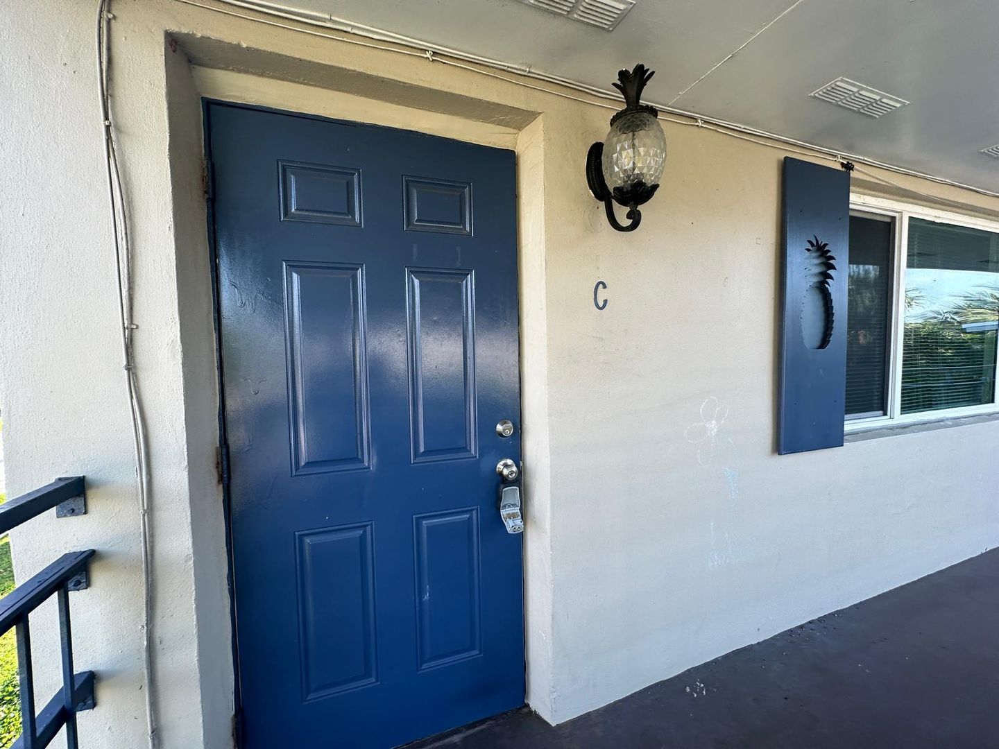 North Palm Beach Apartment: 817 Lighthouse Dr
