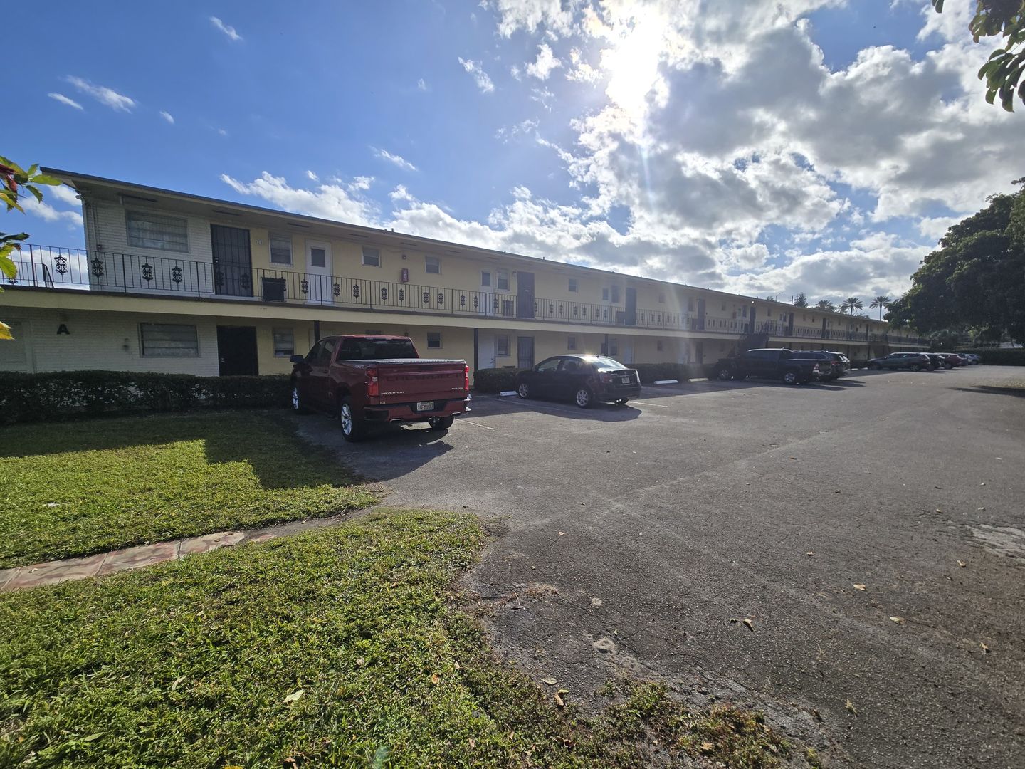 Miami Condo: 2800 NE 203rd St Apt 24