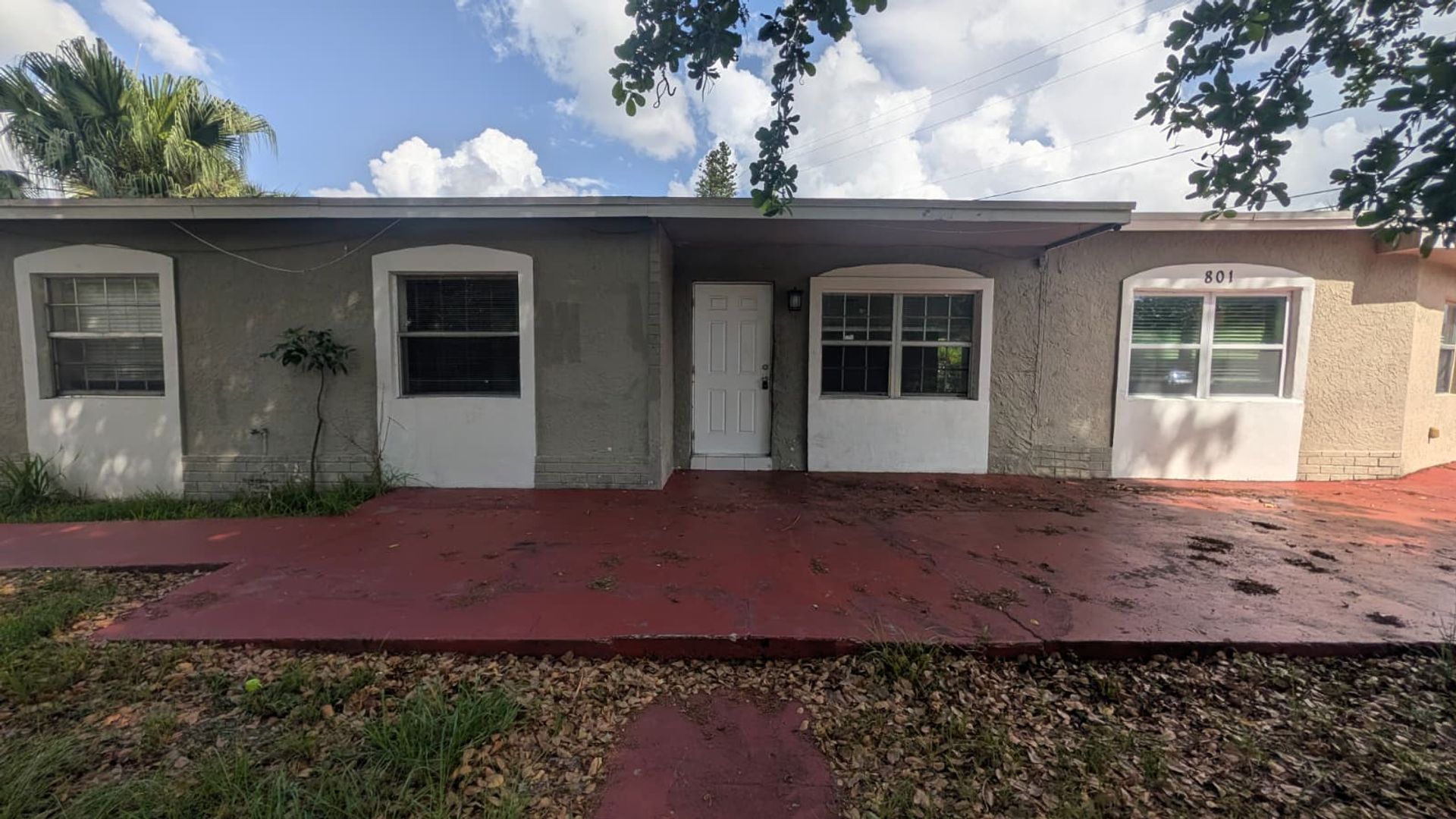 Lauderhill House: 801 NW 33rd Terrace