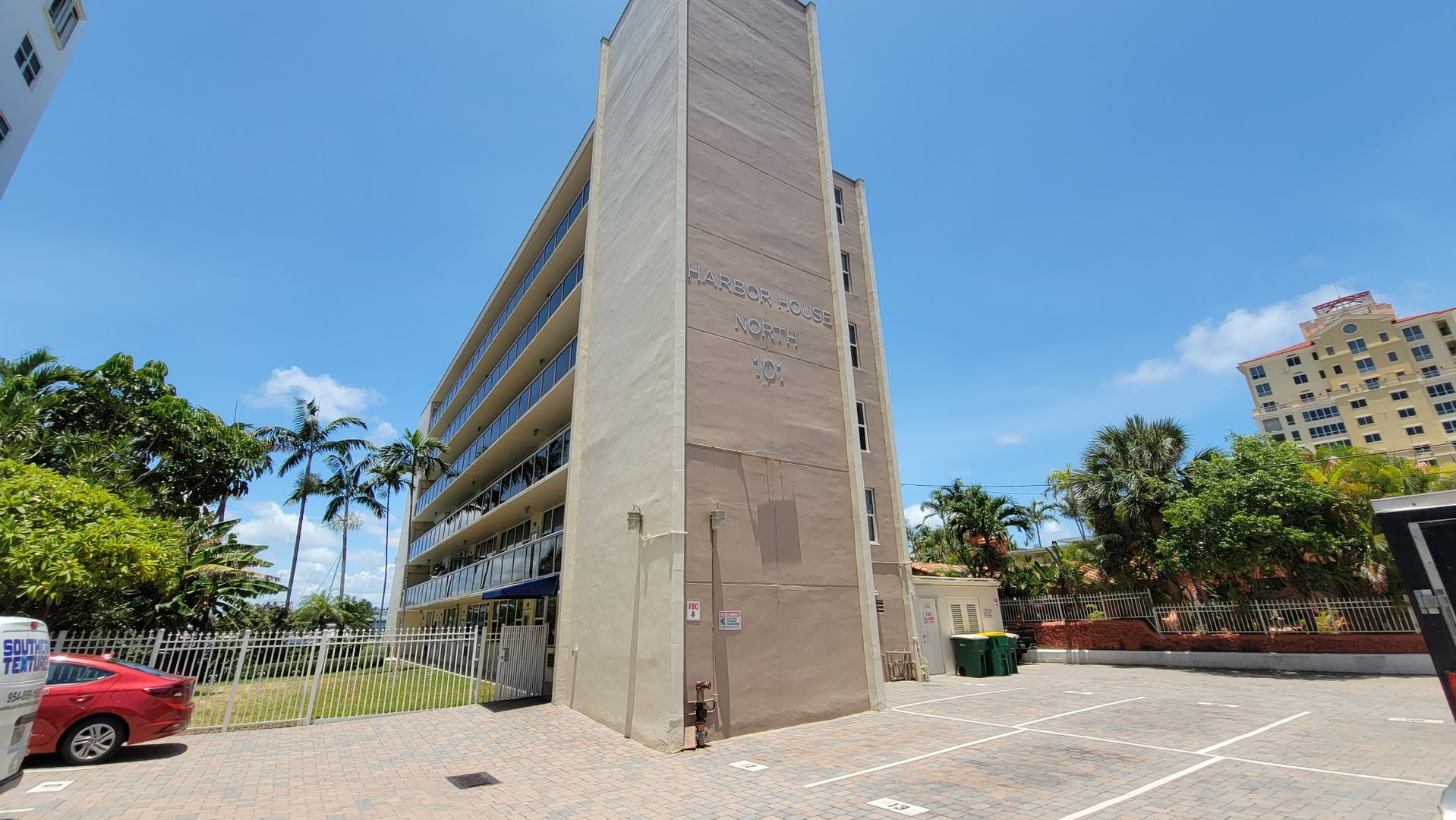Ft. Lauderdale Condo: 101 N. Birch Rd. Unit 204