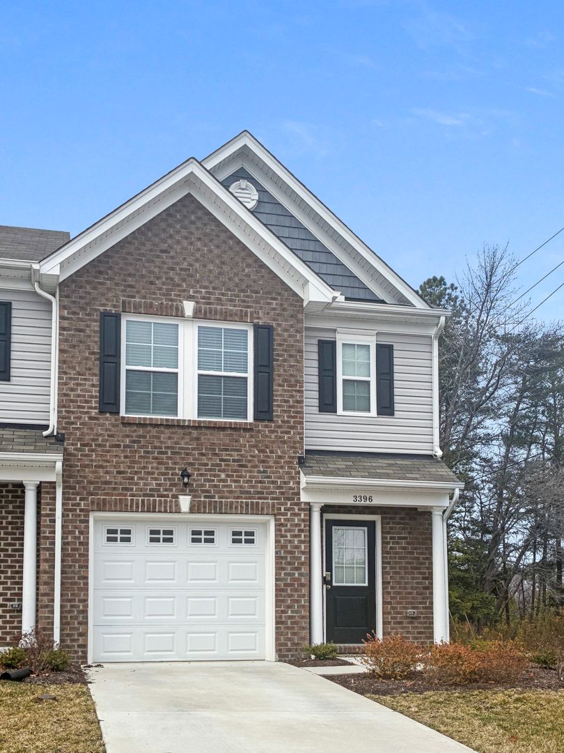 Henrico House: 3396 Dewsberry Lane