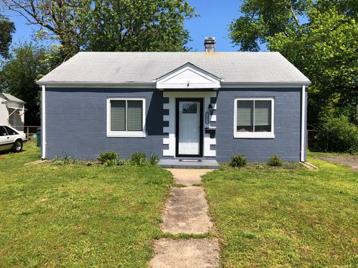 Charming 2 Bed, 1 Bath Home with Spacious Backyard – photo 1