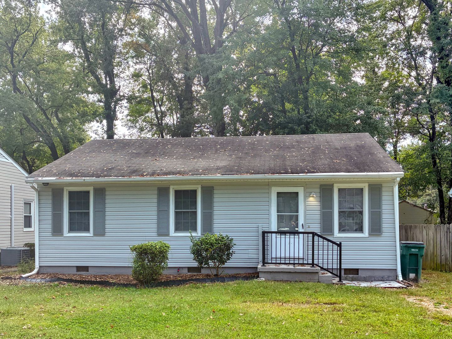 Richmond House: 811 Winnetka Avenue