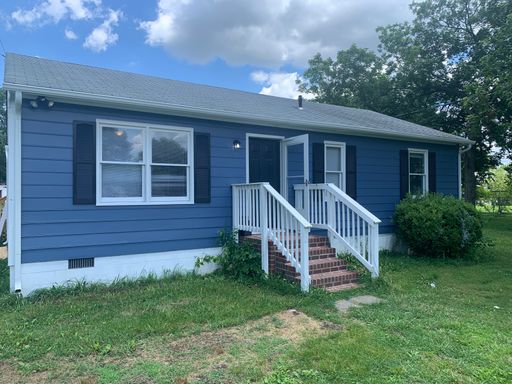 Quaint 3 Bedroom, 2 Bath Home in Montrose!- Applications are 50% off right now using code “HALFOFF” – photo 1