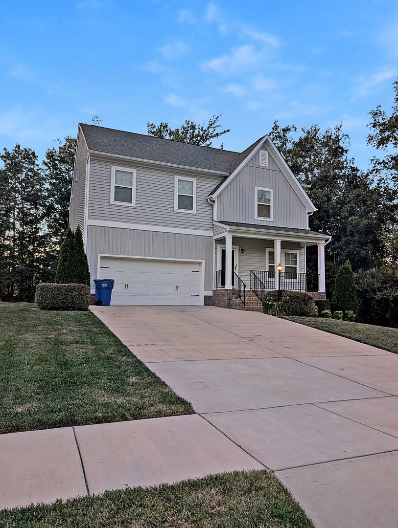 North Chesterfield House: 3754 Sterling Woods Lane