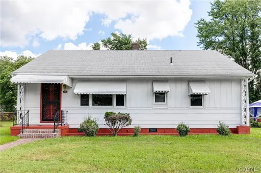 Charming 3-Bedroom Henrico Home with Modern Comforts- Applications are 50% off right now using code “HALFOFF” – photo 1