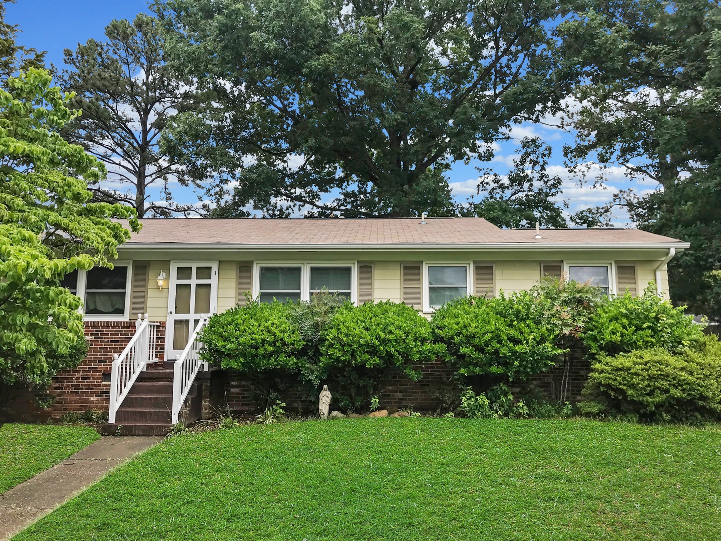 Henrico House: 9322 Huron Ave