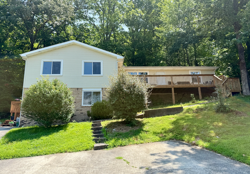 *SPECIAL 50% OFF FIRST MONTHS RENT* Gorgeous Patio Views + Convenient Red Bank Location! 2BR/1BA – photo 1