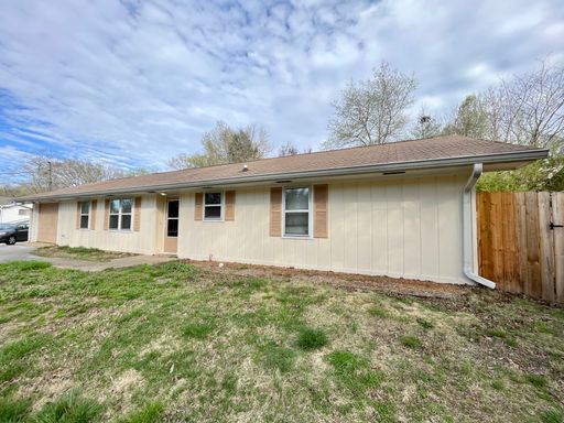 Available Now! 3 BR/ 2 BA Home in a Quiet Area of Hixson!