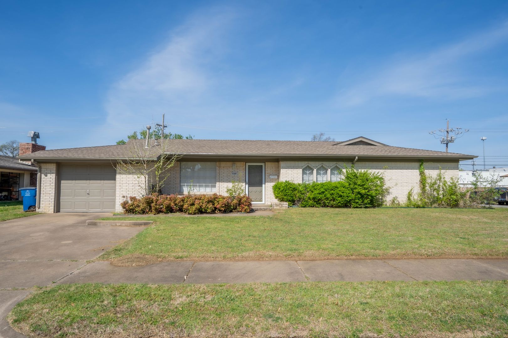 Tulsa House: 5306 S 67th E Pl