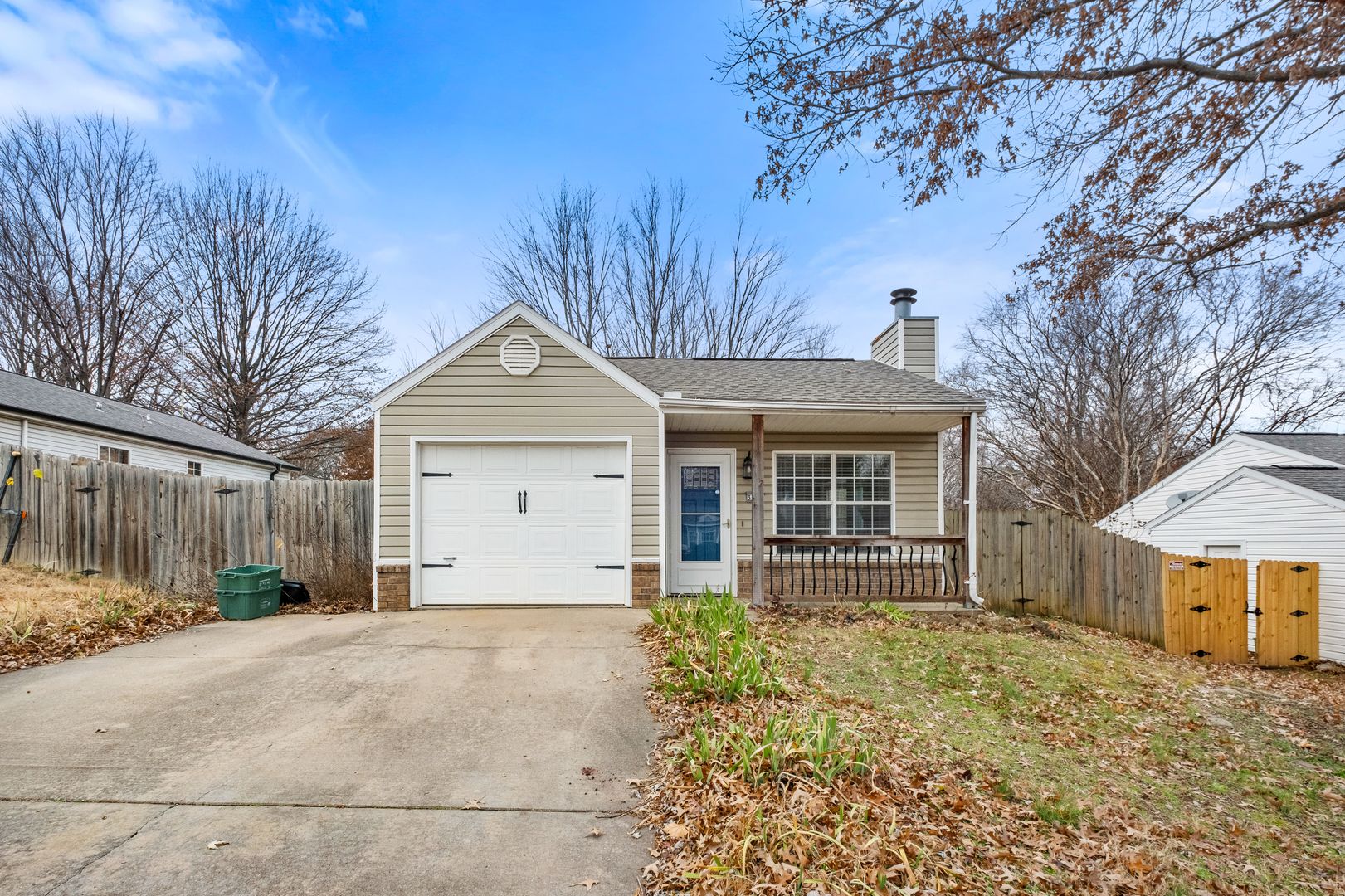 Fayetteville House: 3168 Woodfield