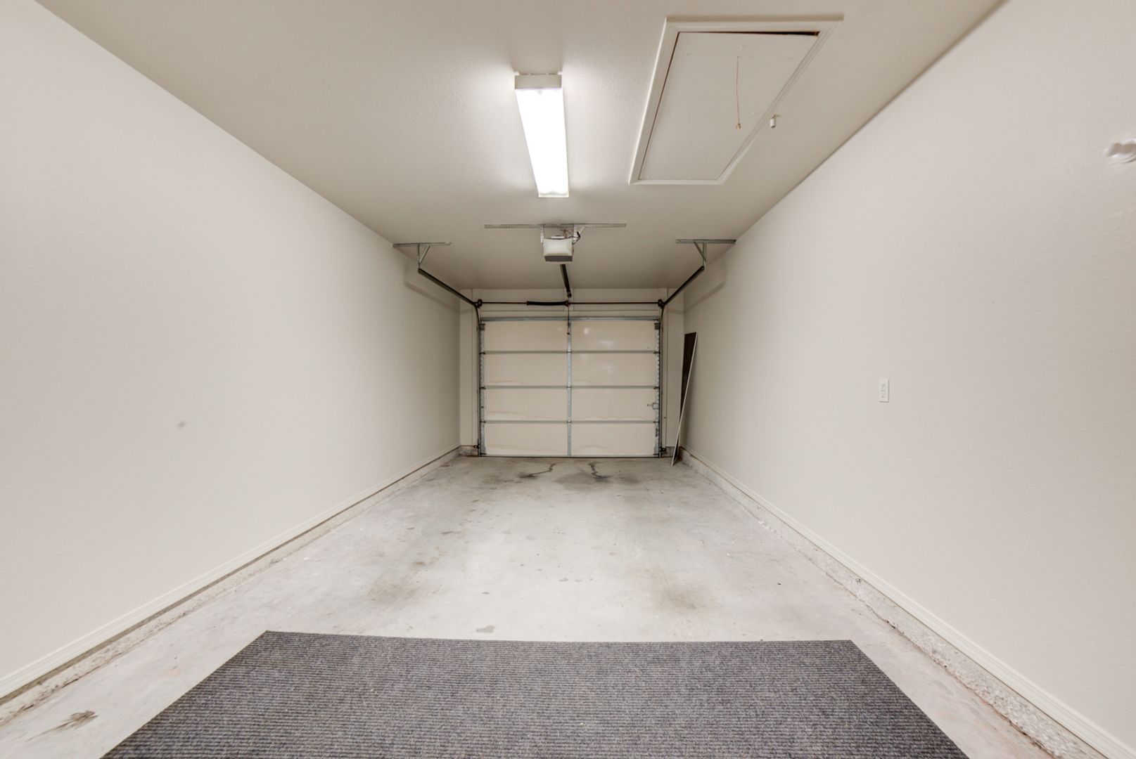 Wagoner Townhome: 2207 Wellington St