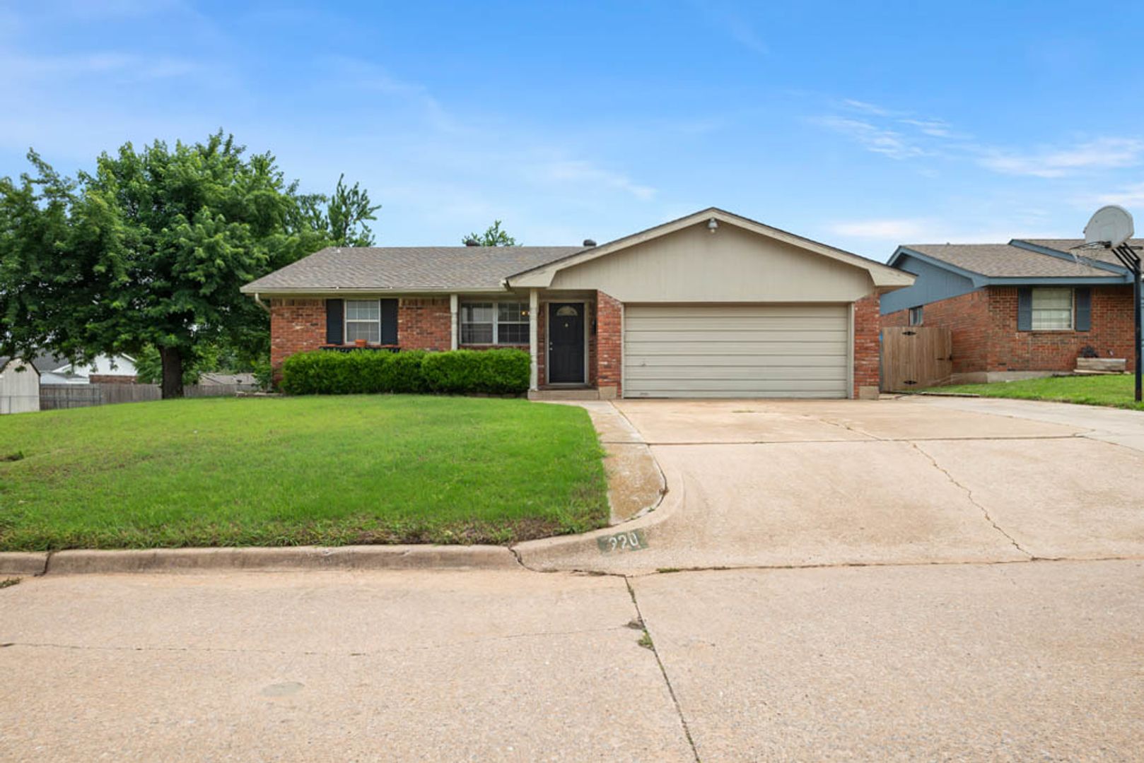 Yukon House: 220 E Beech Ave