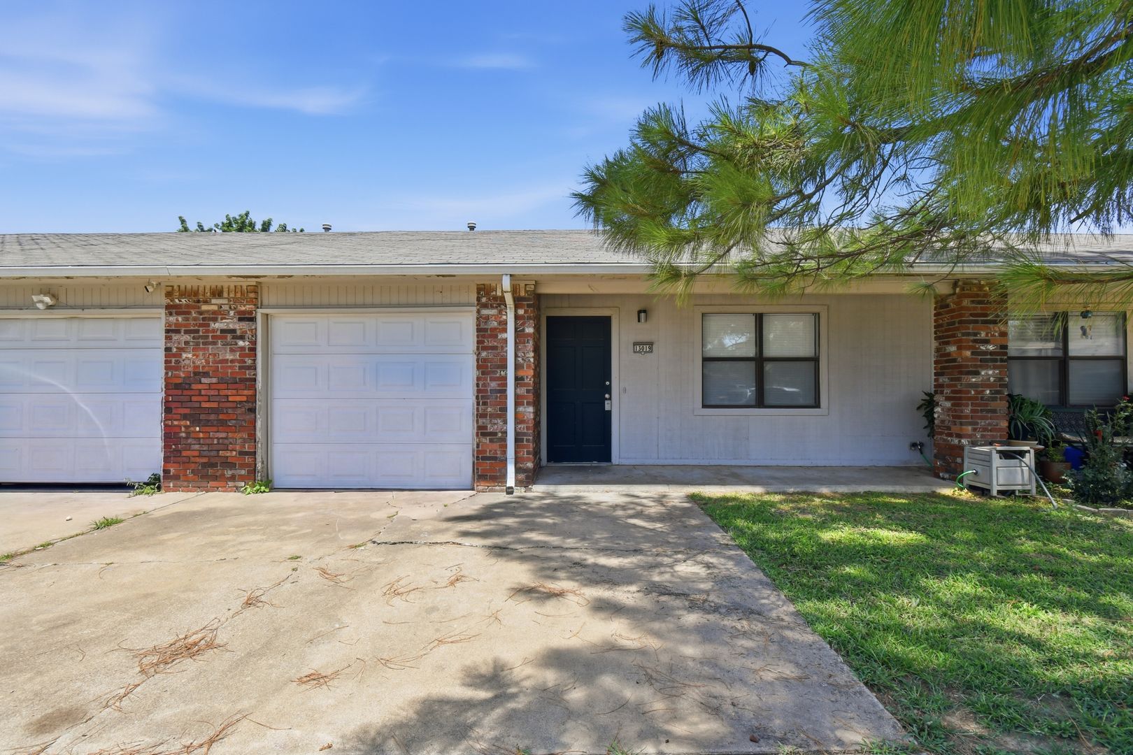 Tulsa Apartment: 13015 E 39th Pl