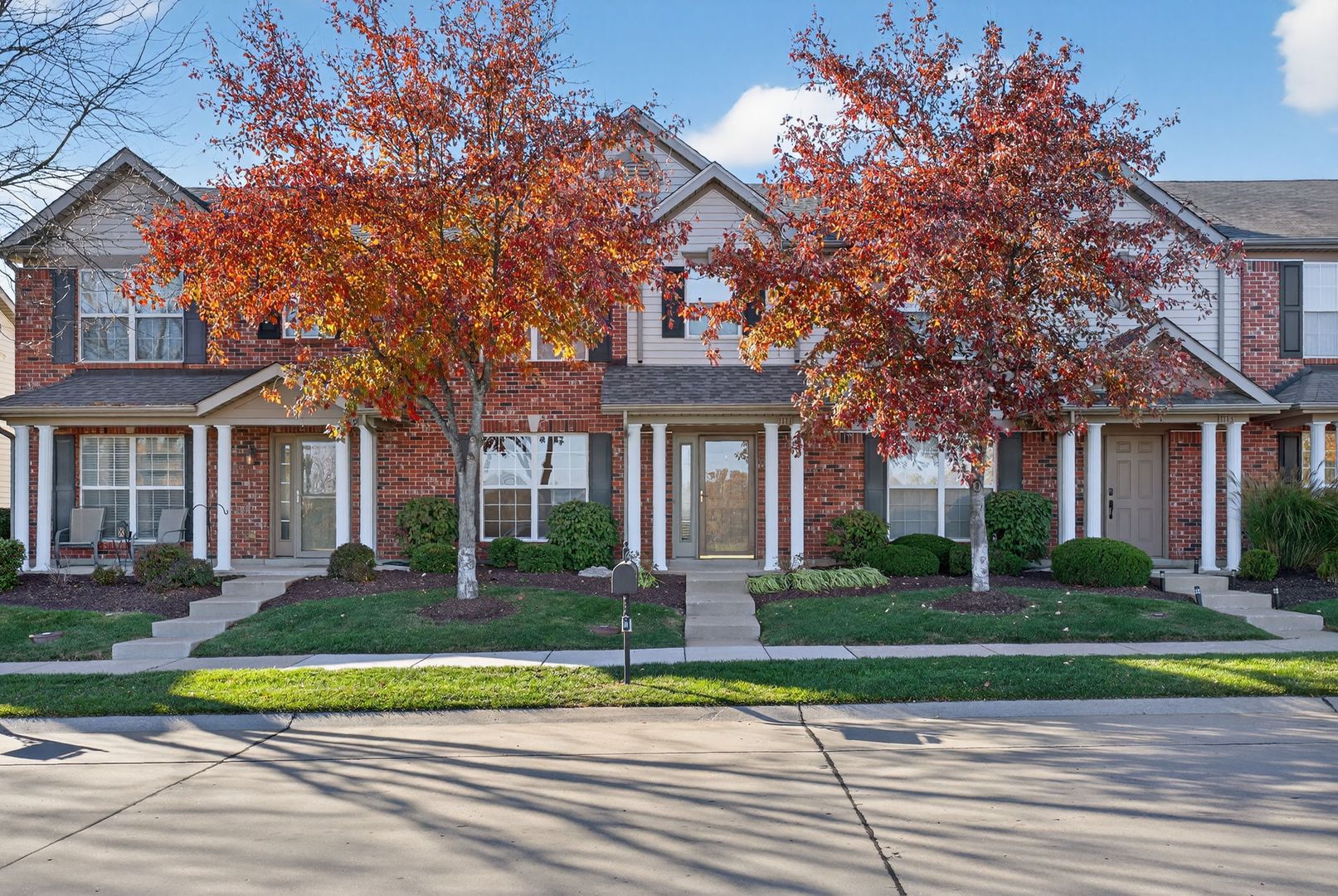 Lake Saint Louis House: 1111 Ridgeway Dr