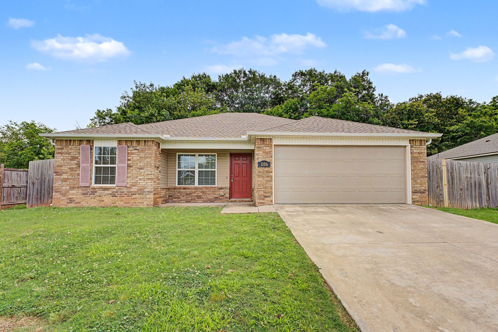 Fayetteville House: 1106 S. Spritz Dr.