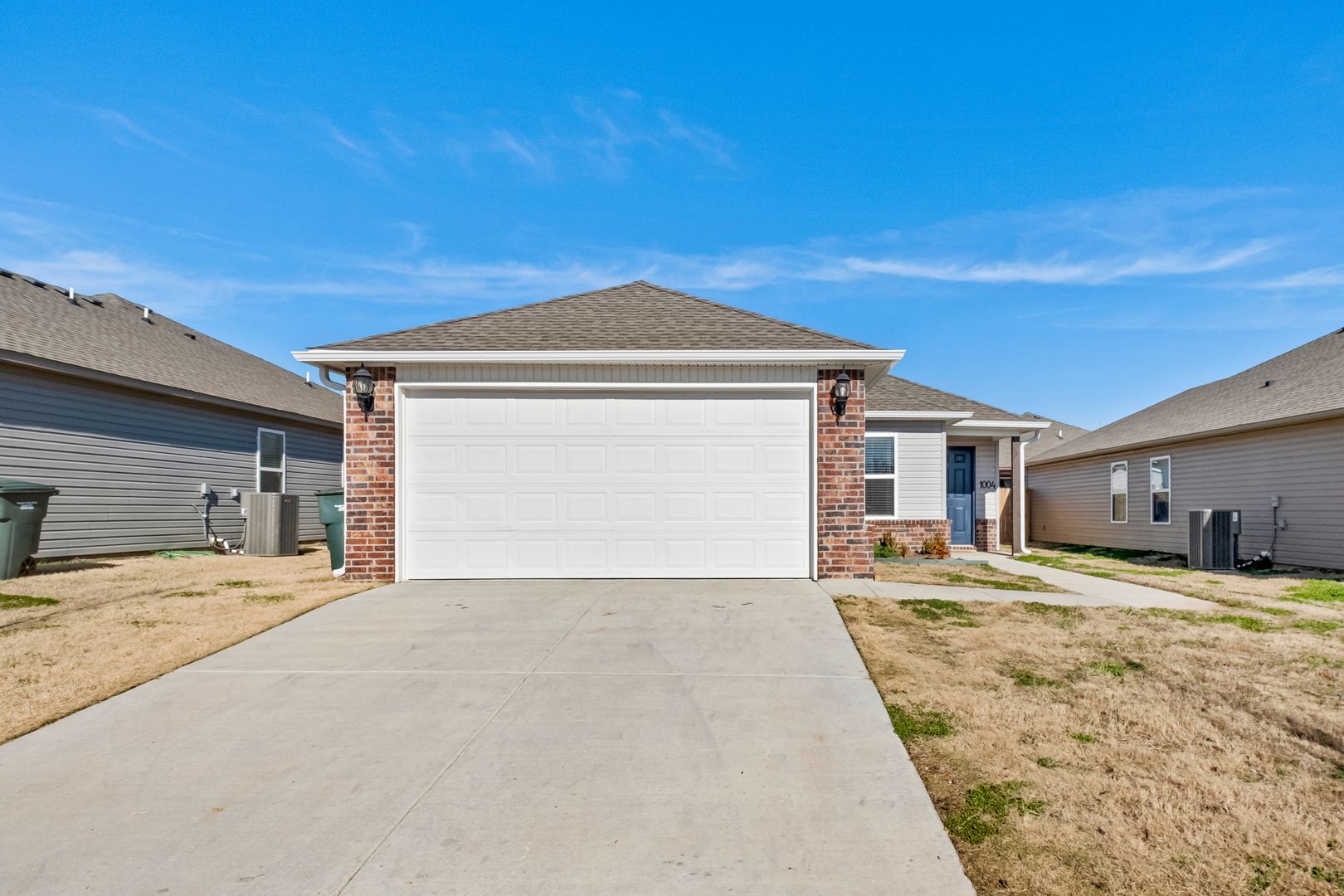 Fayetteville House: 1004 E Starling St