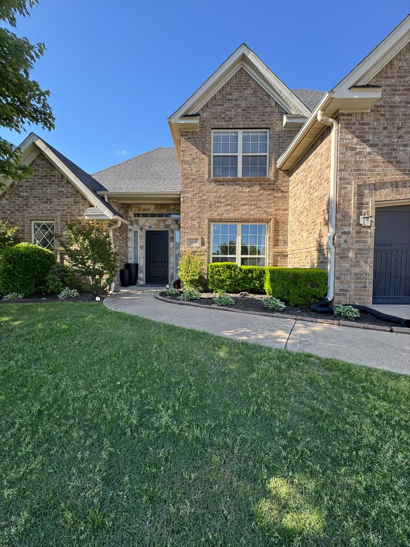 Rogers House: 5313 S Stone Bay Ct