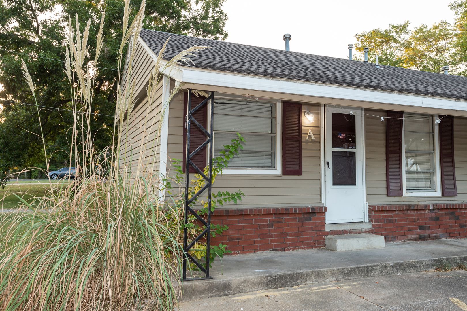 Claremore Apartment: 1208 W Haskell St
