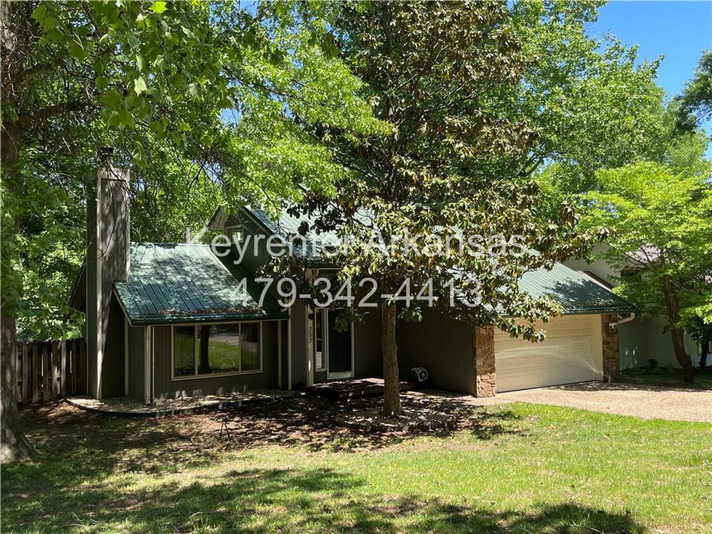 Springdale House: 202 Lake Rd
