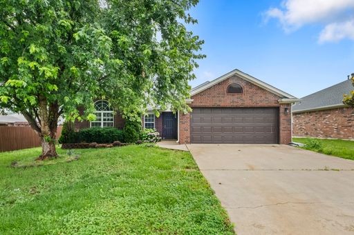 Stylish 3 Bed, 2 Bath Retreat with Modern Touches & Fenced Yard! – photo 1