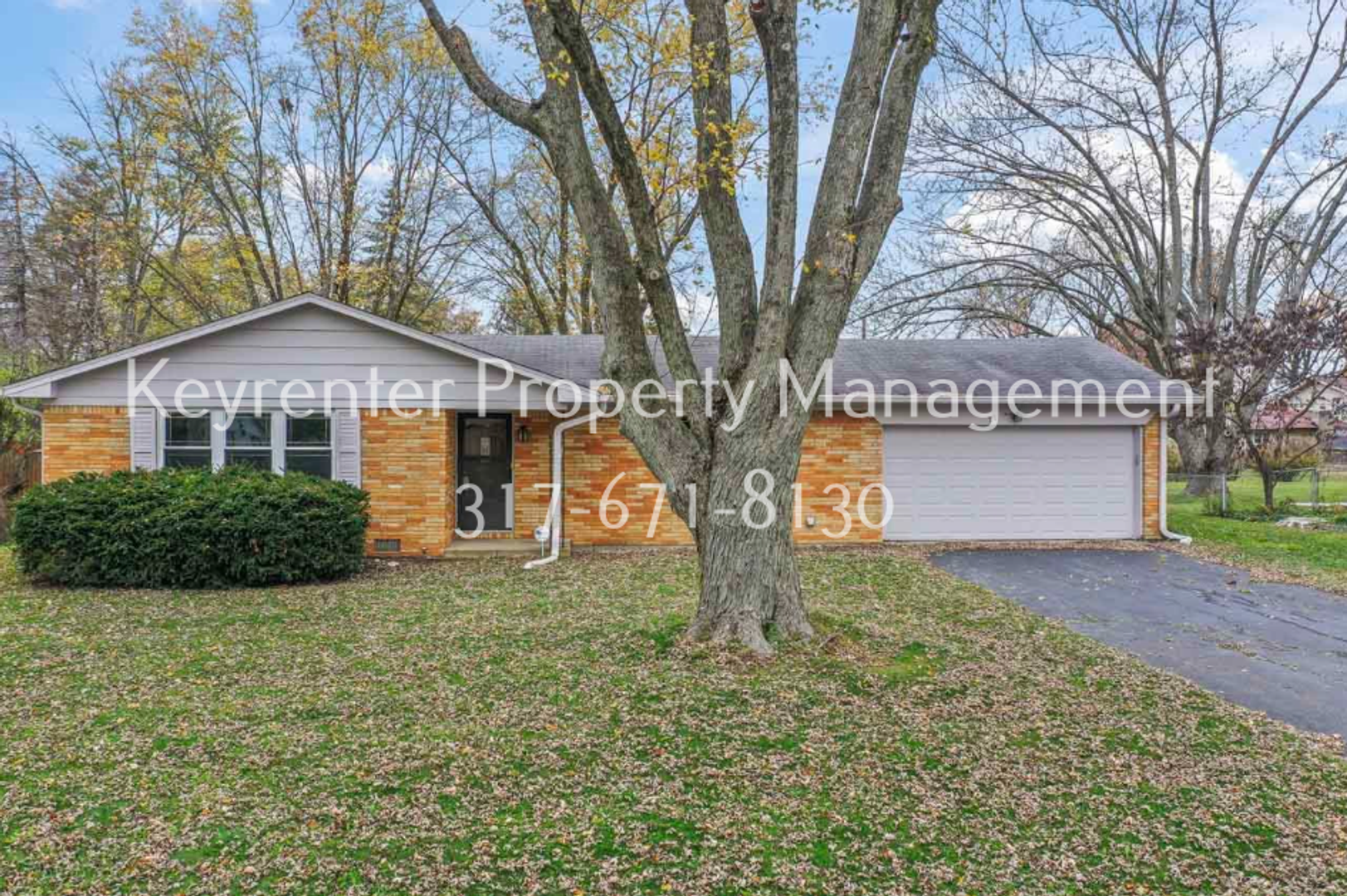 Brownsburg House: 28 Parkwood Dr