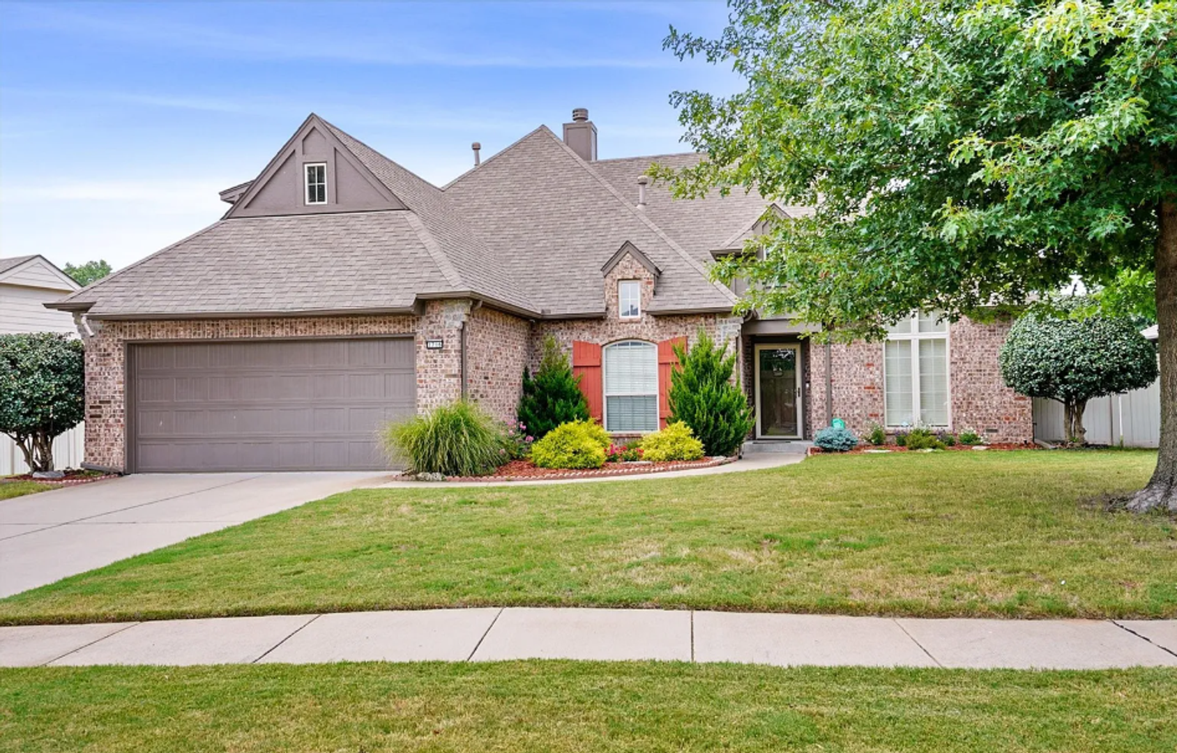 Broken Arrow House: 1716 W Austin St