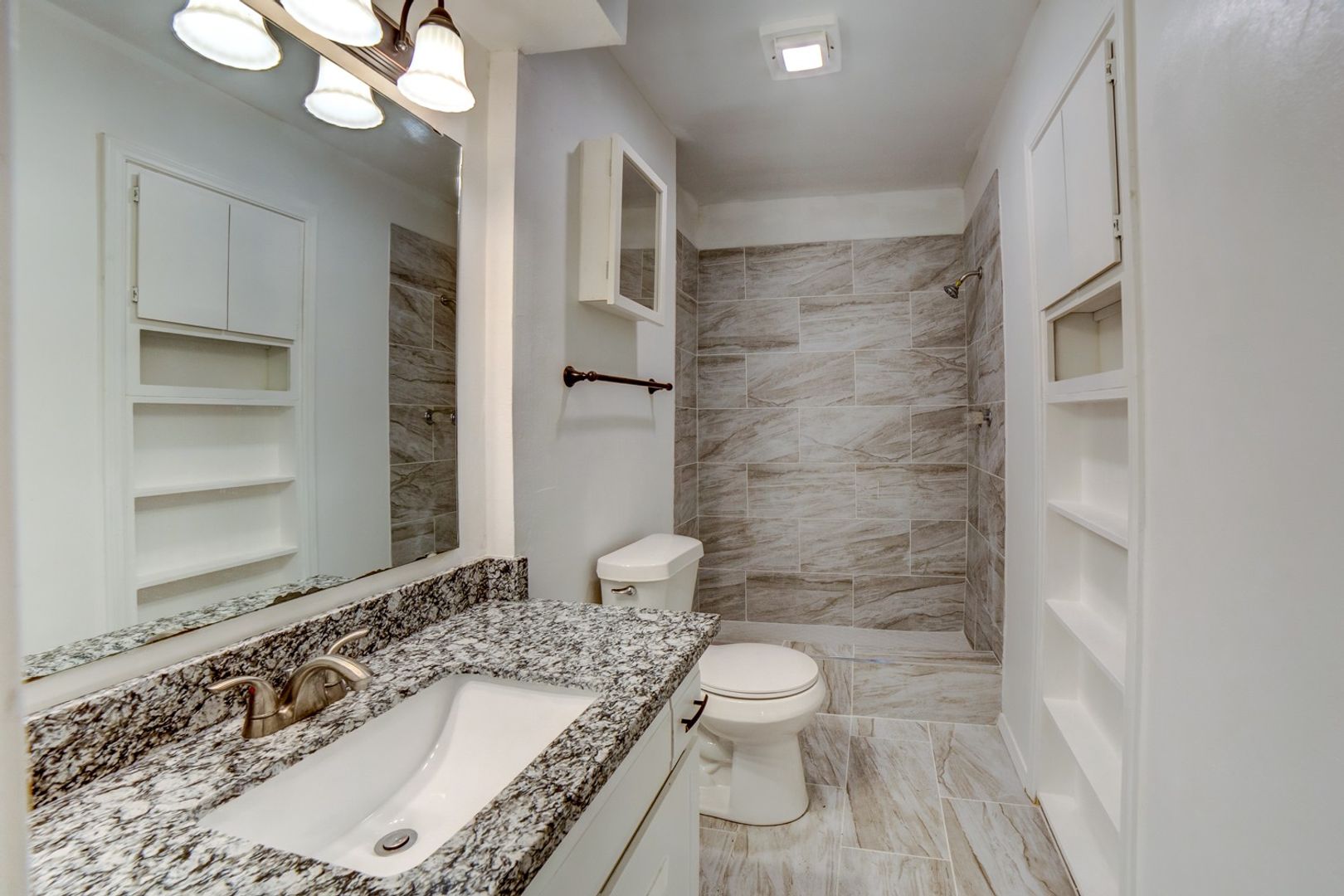 Tulsa House: 4332 E 67th St # 684