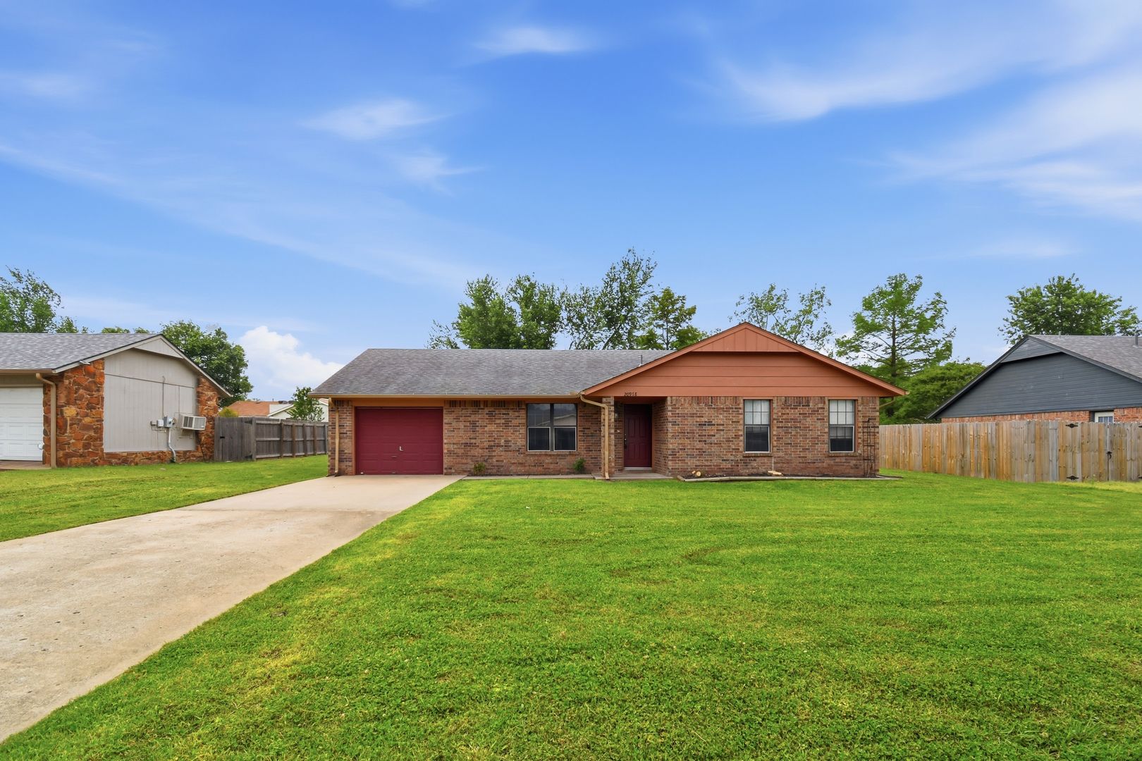 Broken Arrow House: 20978 E 37th St S