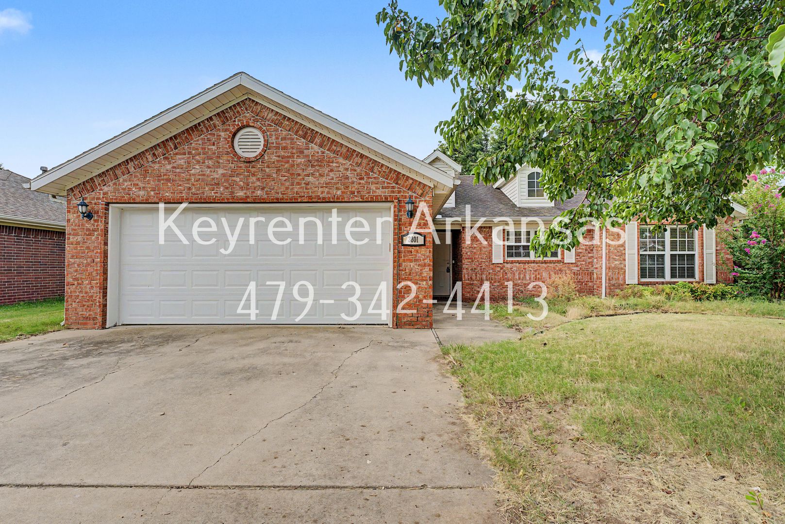 Bentonville House: 3801 SW Carriageway