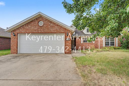 Beautiful 3 Bed, 2 Bath Bentonville Home with Fireplace & Fenced Backyard – photo 1