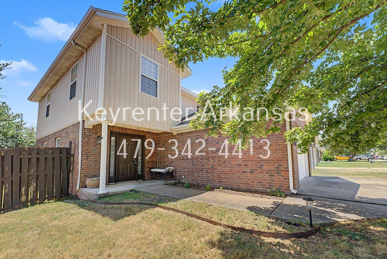 Bentonville House: 3705 SW Hansom Loop