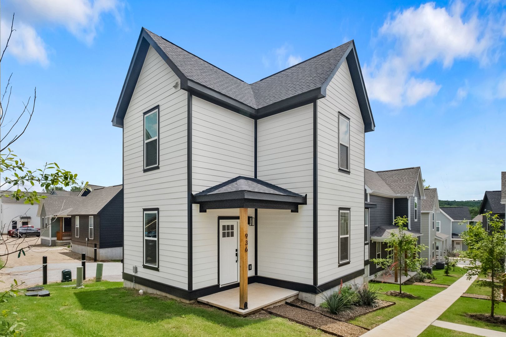 Fayetteville House: 936 S Wichita Ave